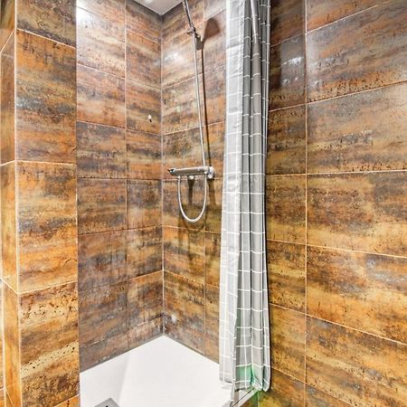 Cozy Penthouse, 20 Min To Downtown, Alcala Norte Мадрид Екстериор снимка